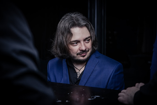 Дмитрий Болдырь за роялем